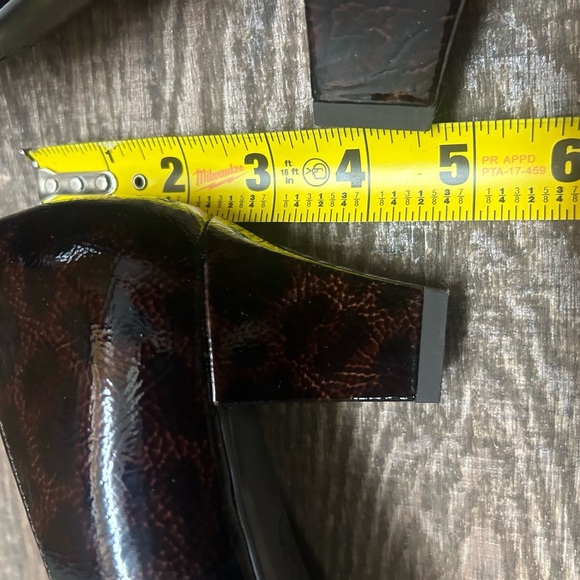 Ara Brown 9.5 NWOT “Luftpolster” Patent Leather Heels printed design underneath - Picture 9 of 16